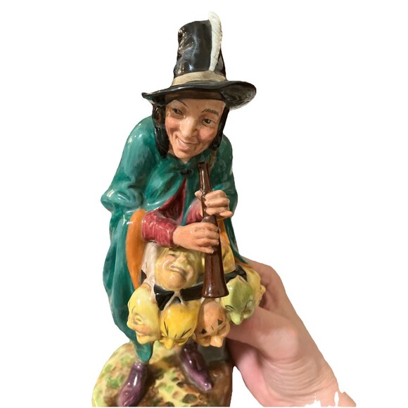 Halloween Antique Royal Doulton “The Mask Seller” Figurine Retired 2103 - Picture 2 of 16